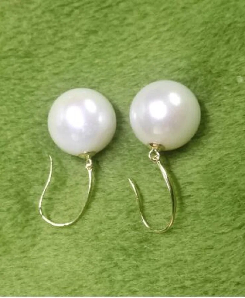 Pair of AAA 12-13mm genuine natural sea genuine white pearl earring