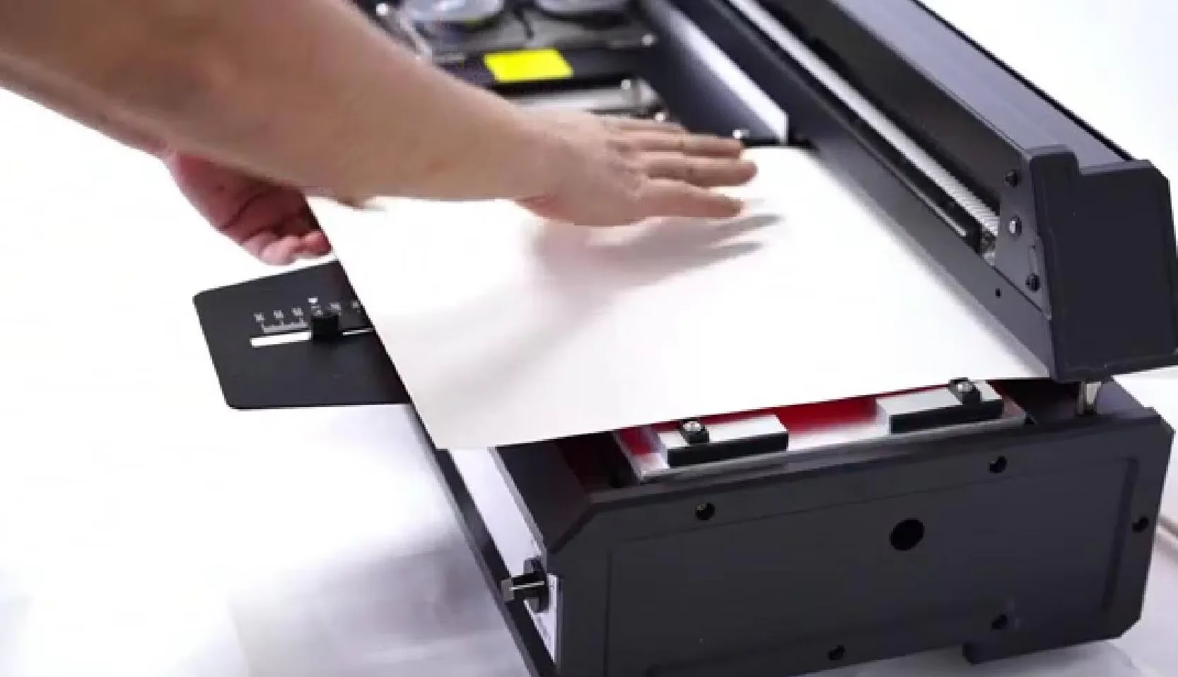 Máquina automática de encadernação de livros de mesa com cola quente 120-180 livros/hora de 45 mm de espessura alimentada por eletricidade