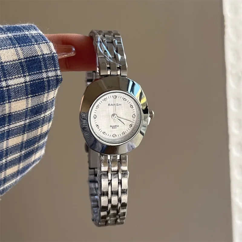 2025 Golden Vintage Ladies Quartz Watch - Exquisite Waterproof Steel Strap Ladies Clock Elegant Fashionable Watch for Women