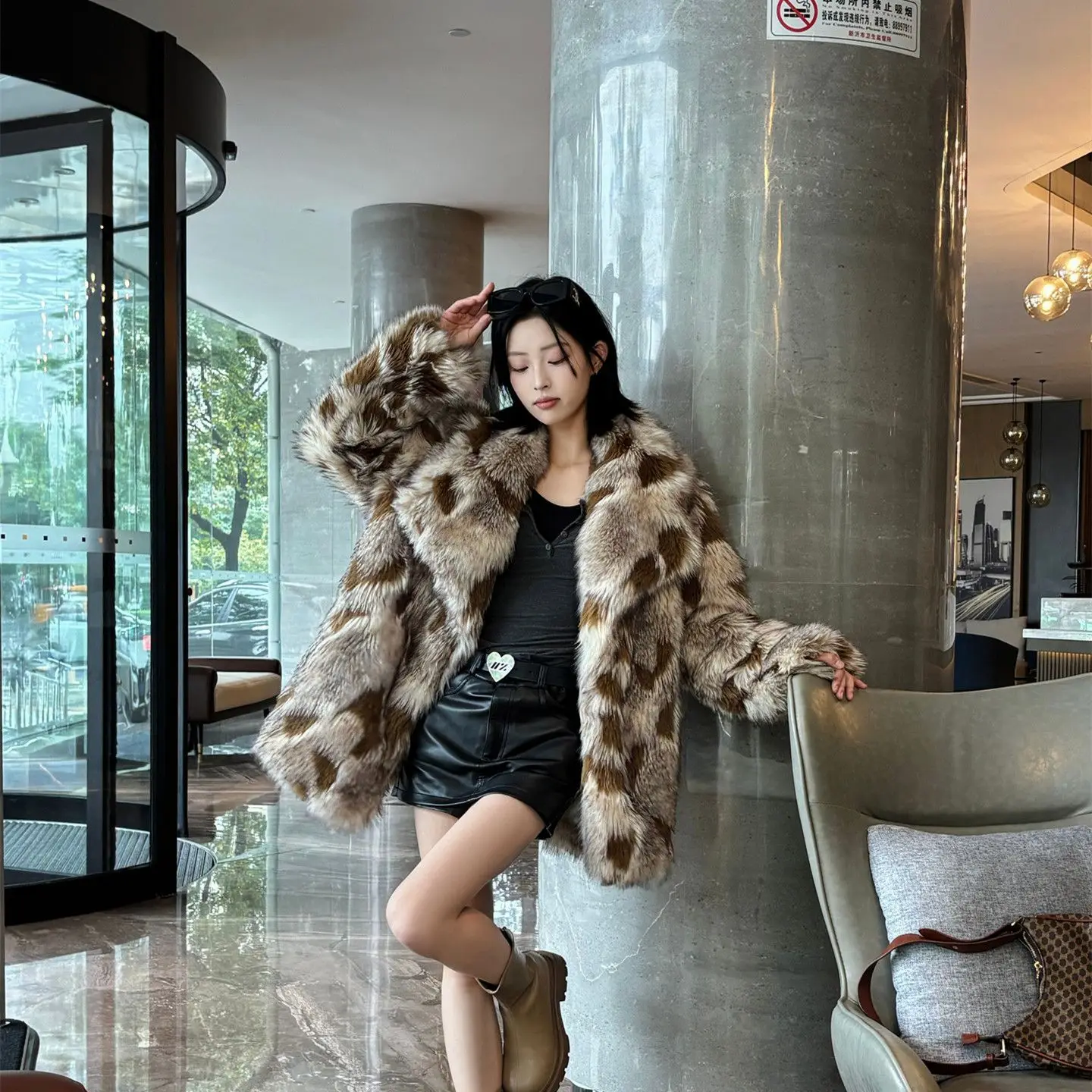 

2025 New High-end Loose Environmentally Friendly Fox Fur Coat for Women Young Fashion Thickened Imitation Fur Coat