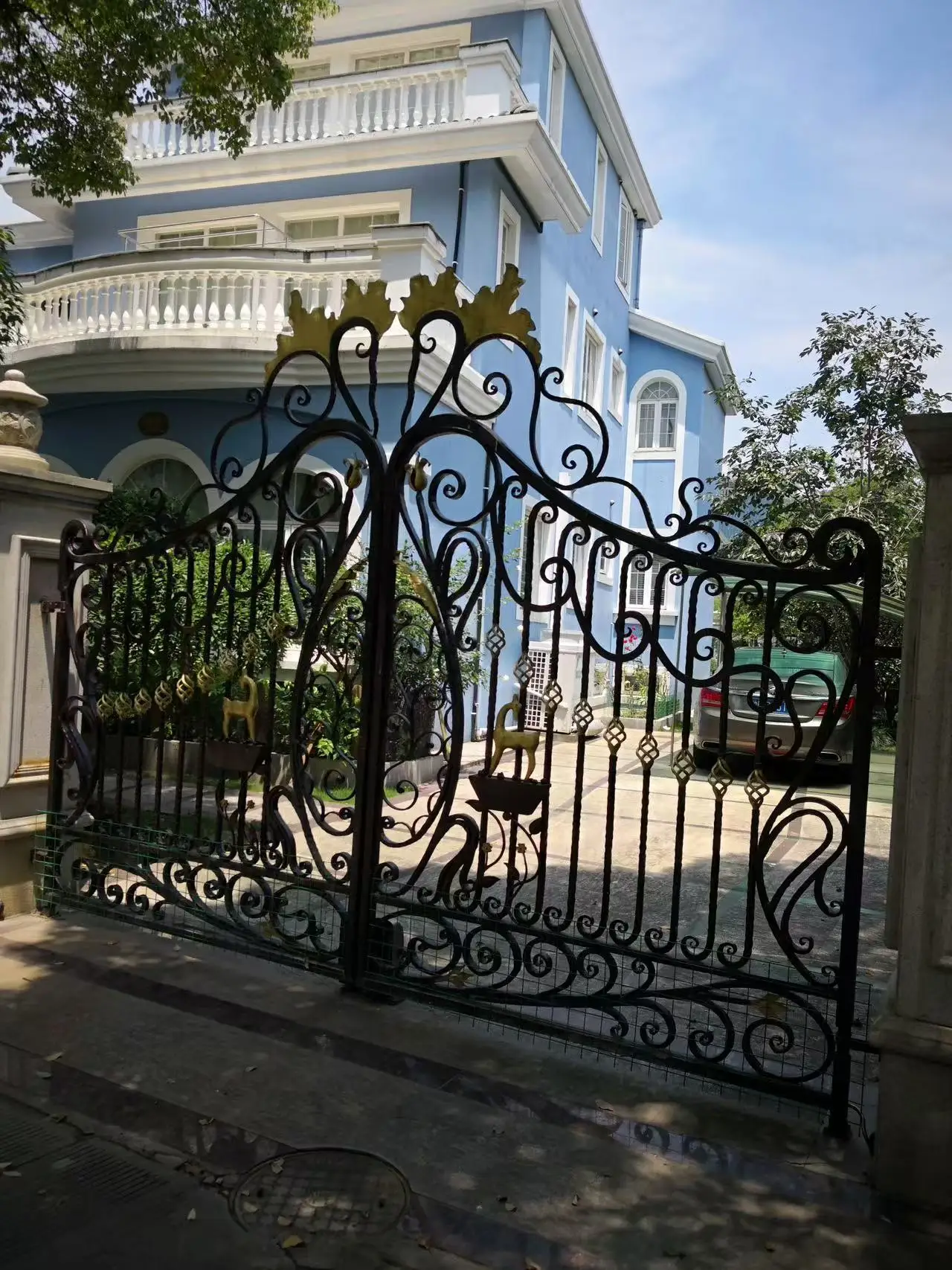 Luxury Pure Hand Forged Villa Classic China Wrought Iron Gates Main Driveway Gate Designs