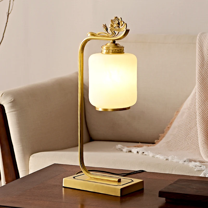 

New Chinese desk lamp Bedroom bedside lamp Living room lamp High-end Chinese style retro zen lotus all-copper decorative desk la