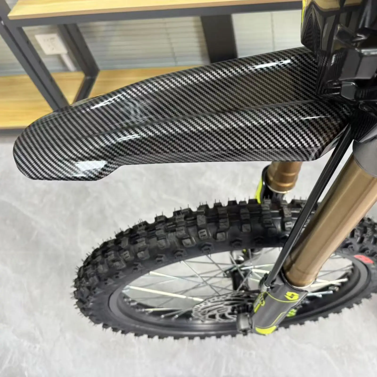 حاجز أمامي على طراز ألياف الكربون لـ SURRON Light Bee - ترقية واقي الطين للدراجة الترابية #4