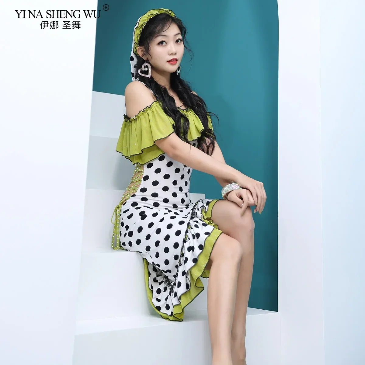 Nieuwe stijl buikdans vrouwelijke elegante top oefenkleding pak zomer beroep dansen polka dot afdrukken prestatiekleding