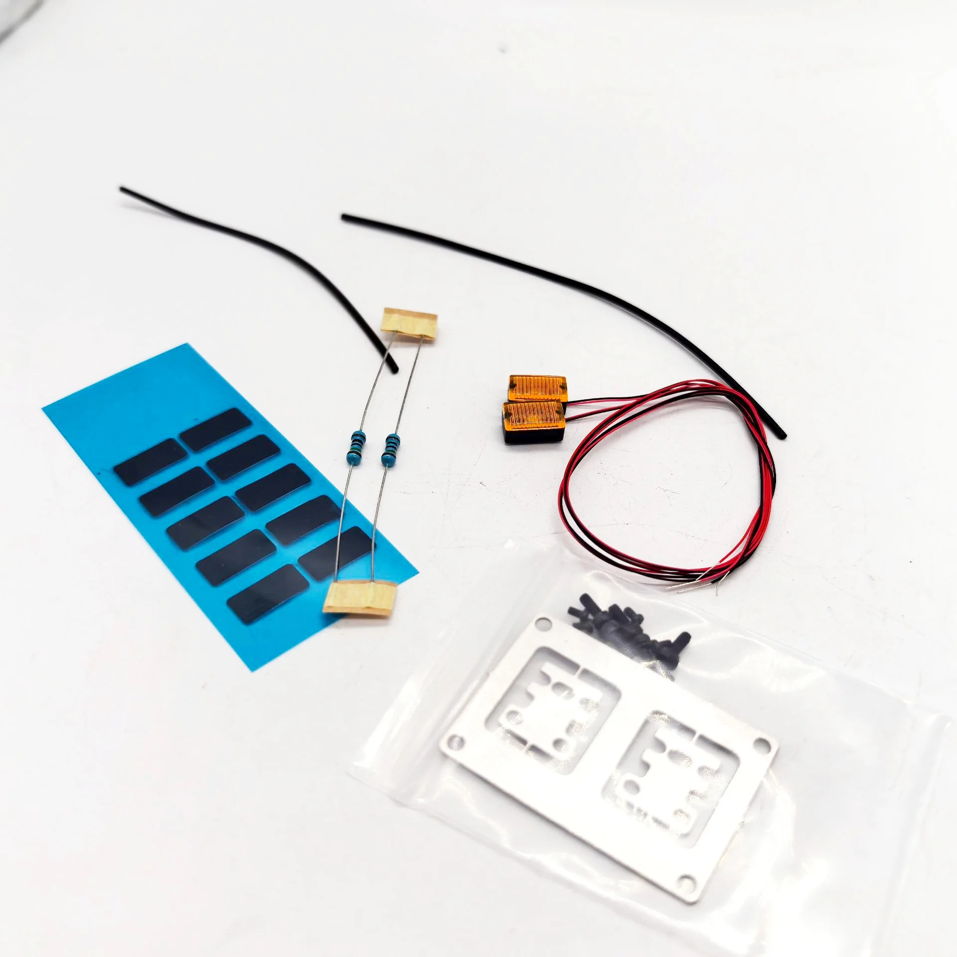 

RC 1/14 LED 3V Position Lights Side Lamp Warning Light Decorate for Tamiya Dump Truck for SCANIA 770S Truck DIY Parts
