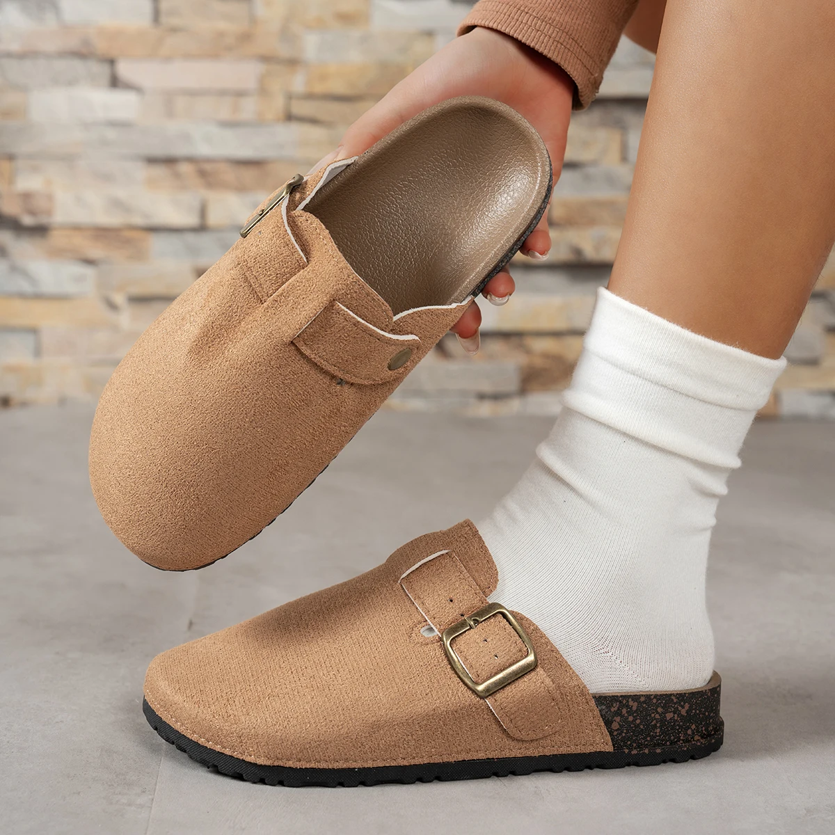 Large Size Fashionable Thick Bottom Slippers Retro Belt Buckle Easy Wear Outdoor Slippers round Toe Rubber Sole for Adults image 2