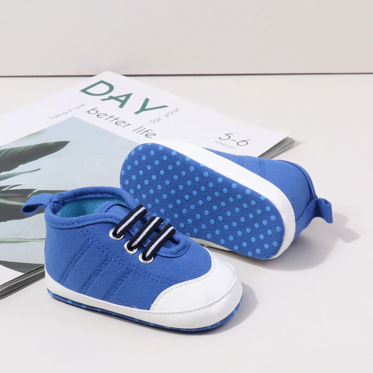 تصميم قماش للأطفال من عمر 0 إلى 18 شهرًا للأولاد والبنات أحذية المشي الأولى للأطفال الصغار للربيع والخريف مع أحذية قطنية ناعمة