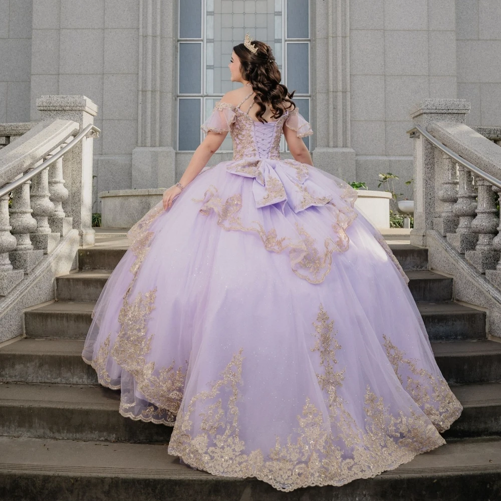 Goldene Perlen Applikationen Quince anrra Ballkleider anmutig von der Schulter Prinzessin lange lila glänzend süß 16 Kleid Vestidos