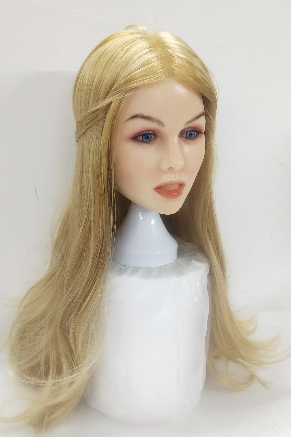 

High Quality Silicone Sex Doll Head Realistic Implanted Blonde Hairs Lifelike Adult Love Toys Heads Fits 135-175cm Dolls Body