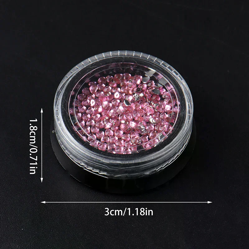 1 scatola di mini gioielli per unghie con strass a forma di cuore a quattro colori, ciondoli per unghie con retro piatto, accessorio per nail art, perline per manicure in oro e argento