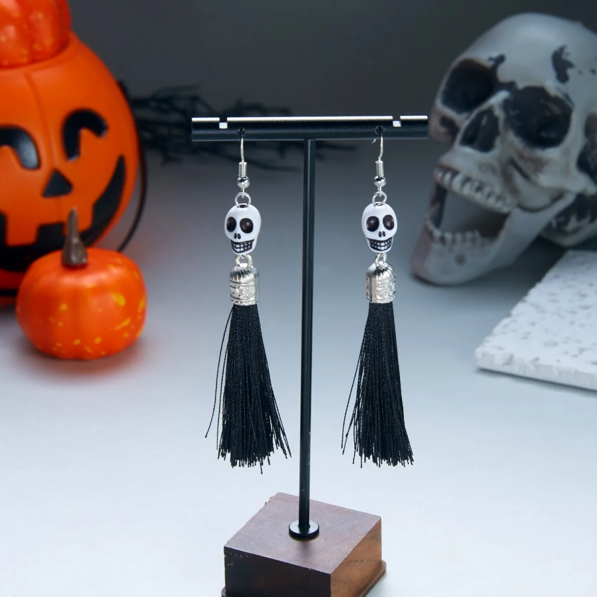 Schwarz-weiße Ohrringe mit grinsendem Totenkopf und Quasten für Damen, Gothic-Punk, dunkler Stil, Skelett-Karnevals-Ohrringe, Halloween-Schmuck – Detail 26