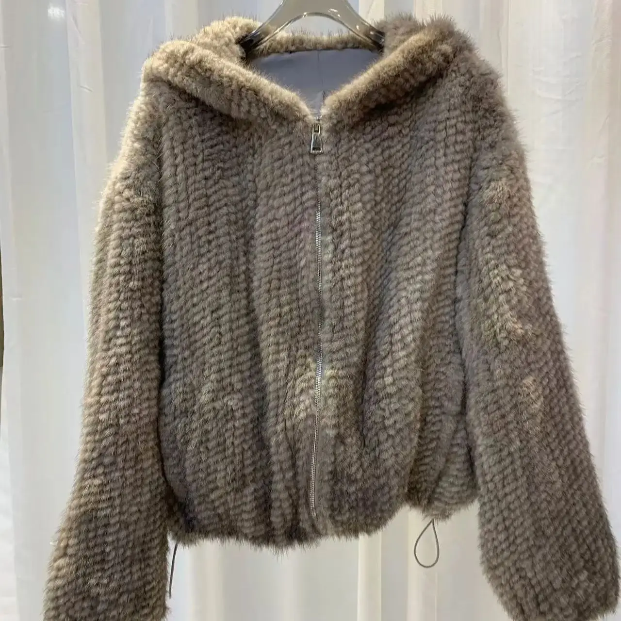 2025 جودة عالية الخريف والشتاء المخملية على الوجهين مضفر فرو المنك قبعة معطف المرأة فضفاضة معطف المنك عادية