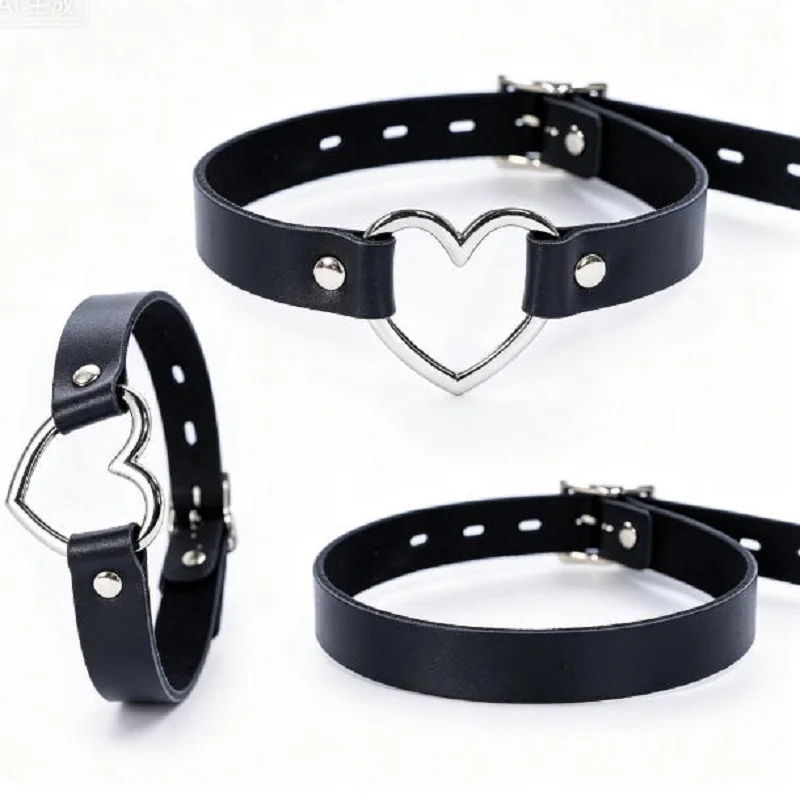

Retro Heart Design Neck Collar & Half Face Mask Gothic Cosplay Ornament for Evening Party
