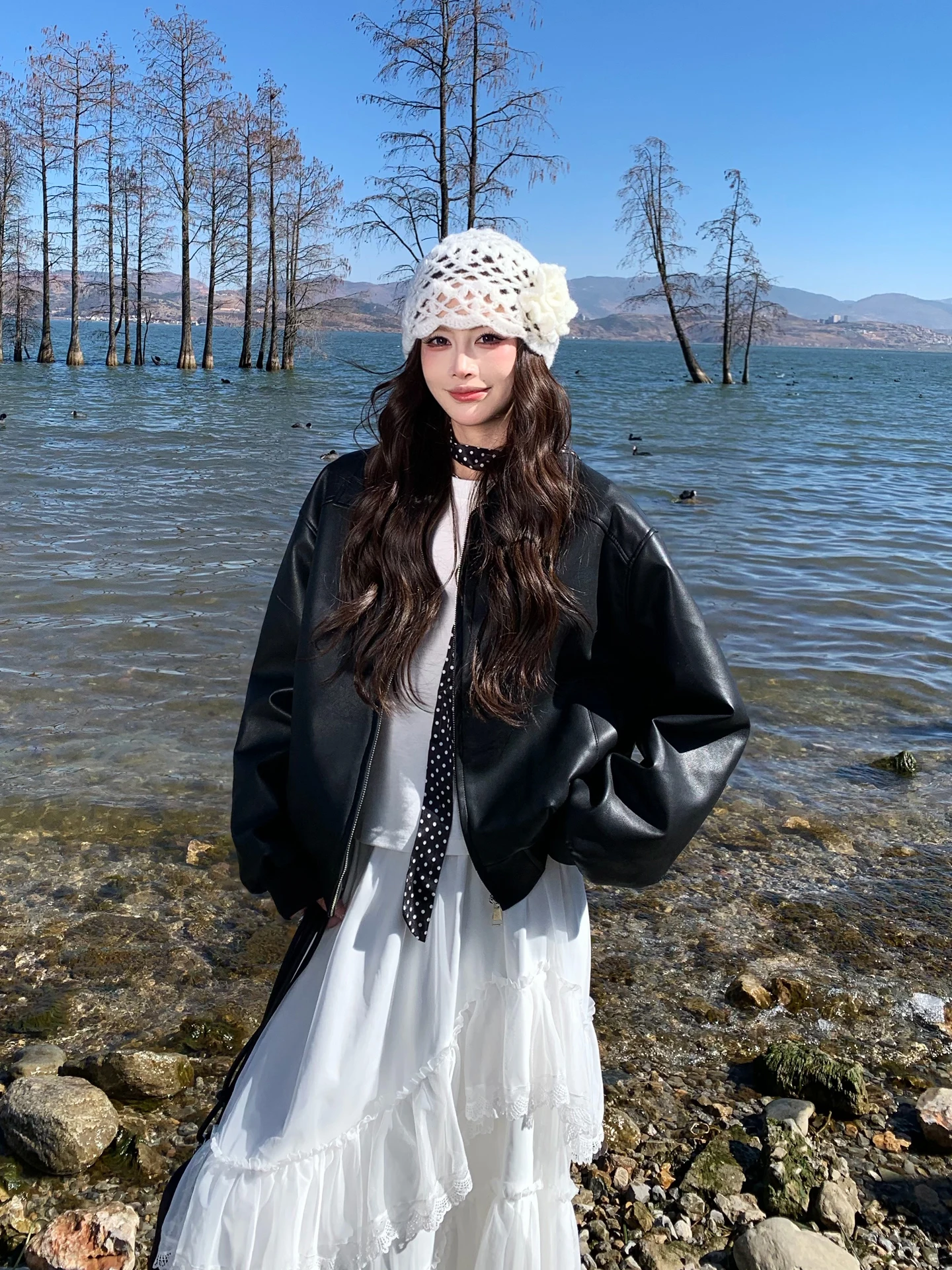 

ER Oh Tee Sister Retro Bla Leather Jaet Women's 2026 Spring New Motorcycle Jaet Top Korean Sle Straight Tube