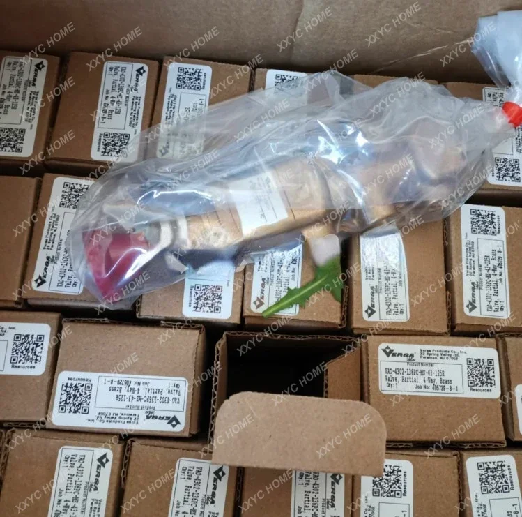 

Versa VGG-4422-U-A240 Solenoid Valve VAO-4302-136PC-MS-43-125R Original