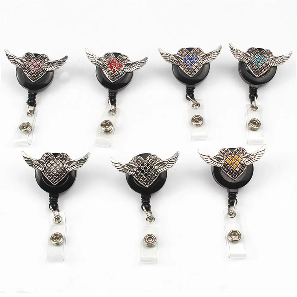 Держатель в виде крыльев сердца