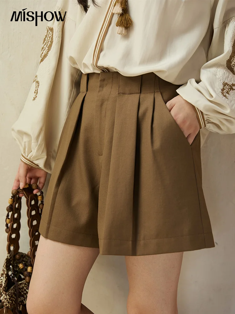 MISHOW Brown High Waist Shorts 2025 Three-dimensional I-shaped Pleated Hook Buckle Shorts Women Versatile Short Pants MXE41K1022