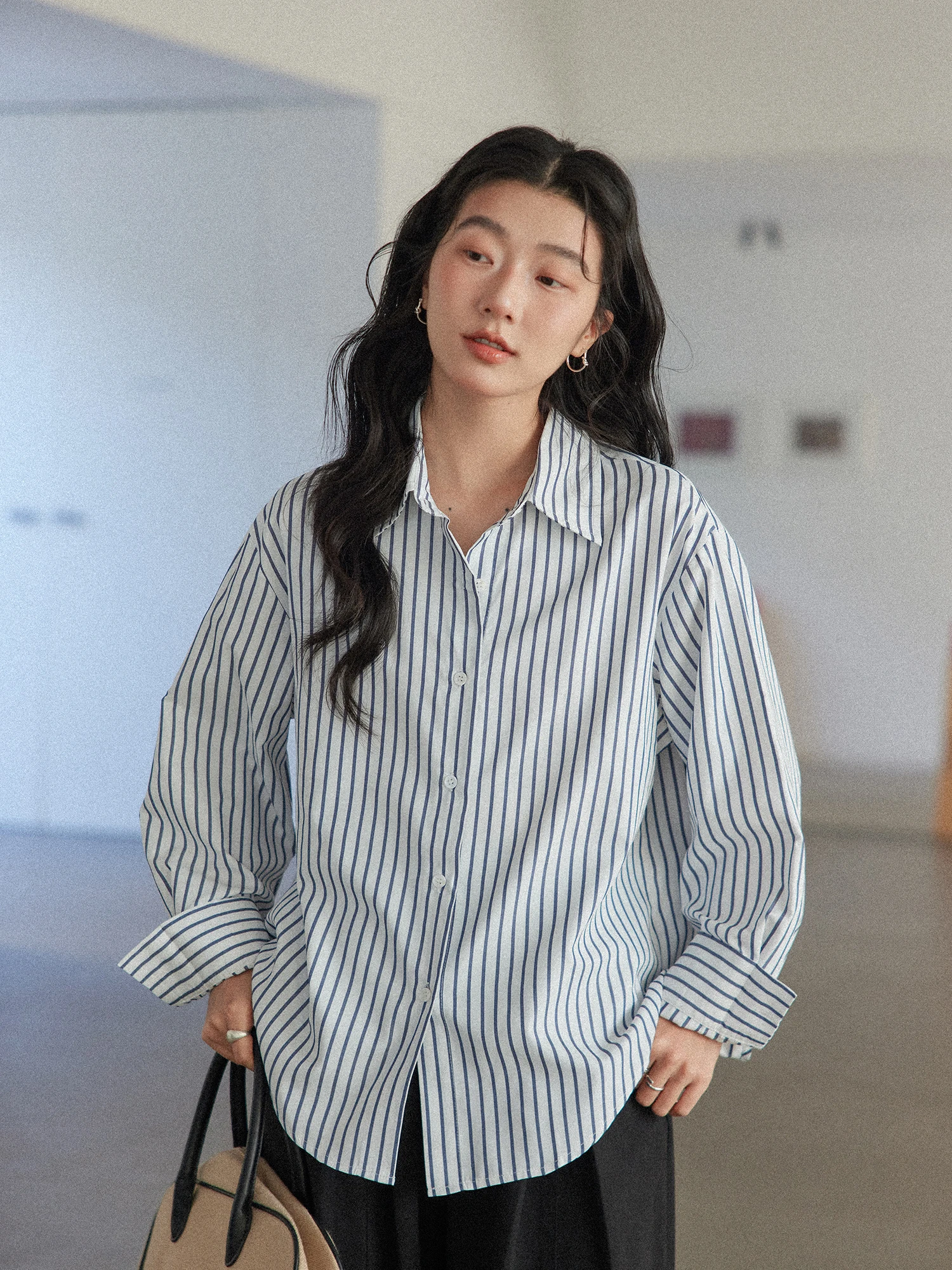 

Spring 2026 Women's Loose Fit Long Sve Striped irt Korean Sle Cleanfit Design Casual Top Faionable And Comfortable