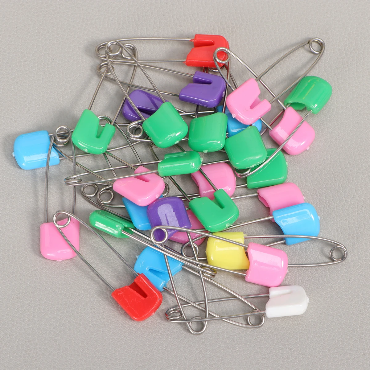 

100pcs Baby Safety Colored Diaper Steel Clothes Pin Saliva Towel Fixing Nursing Accessories - Size S