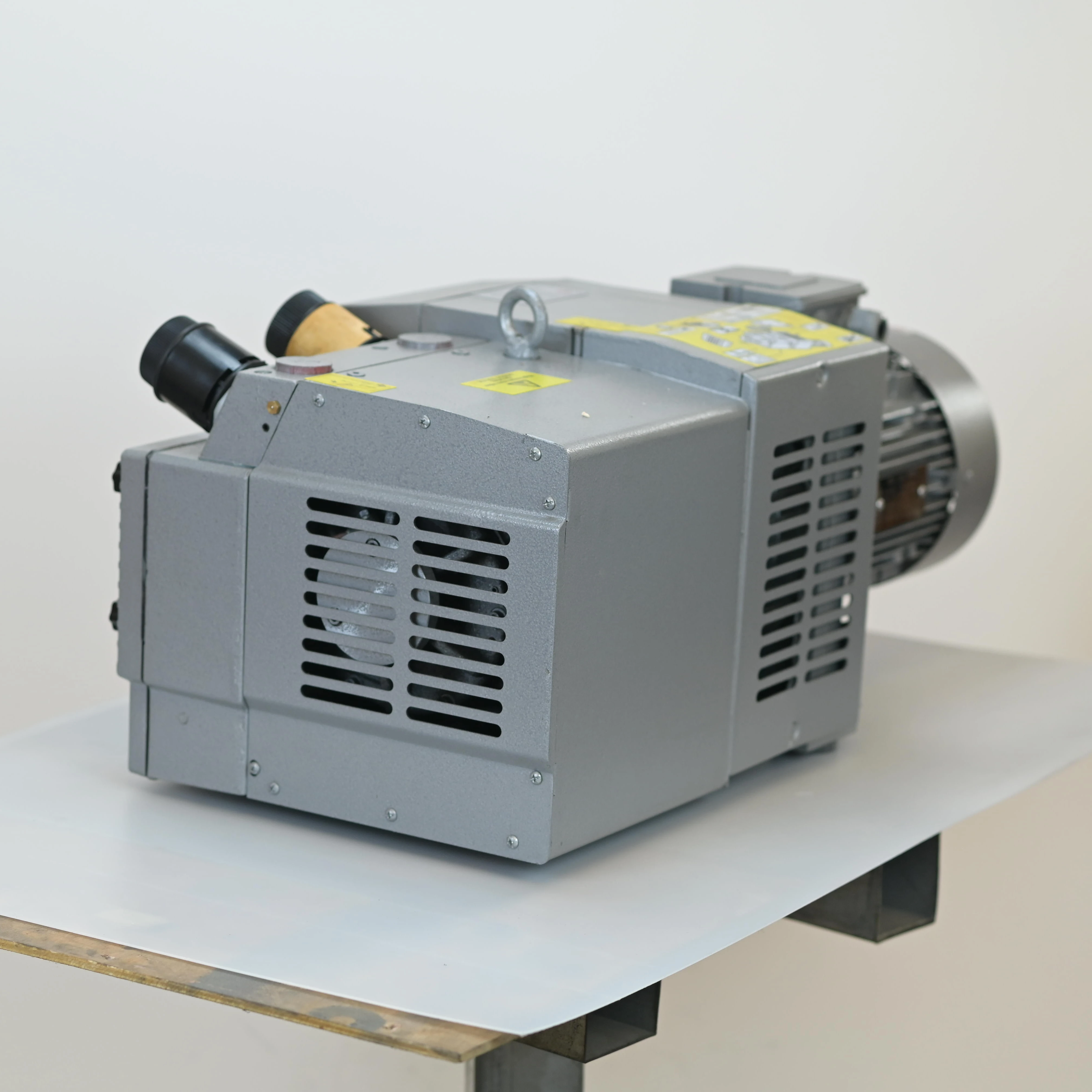 380 فولت 80 م 3 / ساعة -0.6 ميبار 600 بار مضخة تفريغ بدون زيت للمصنع الصيني الصناعي KVF80 مضخة تفريغ دوارة جافة