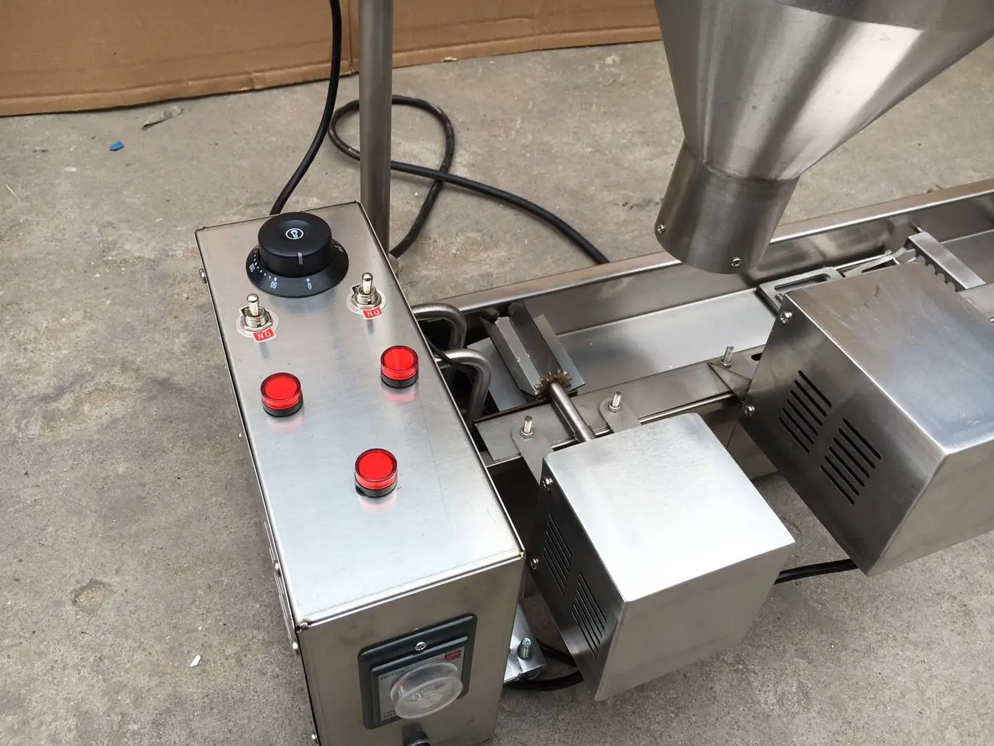 

Stainless steel electric automatic donut making machine