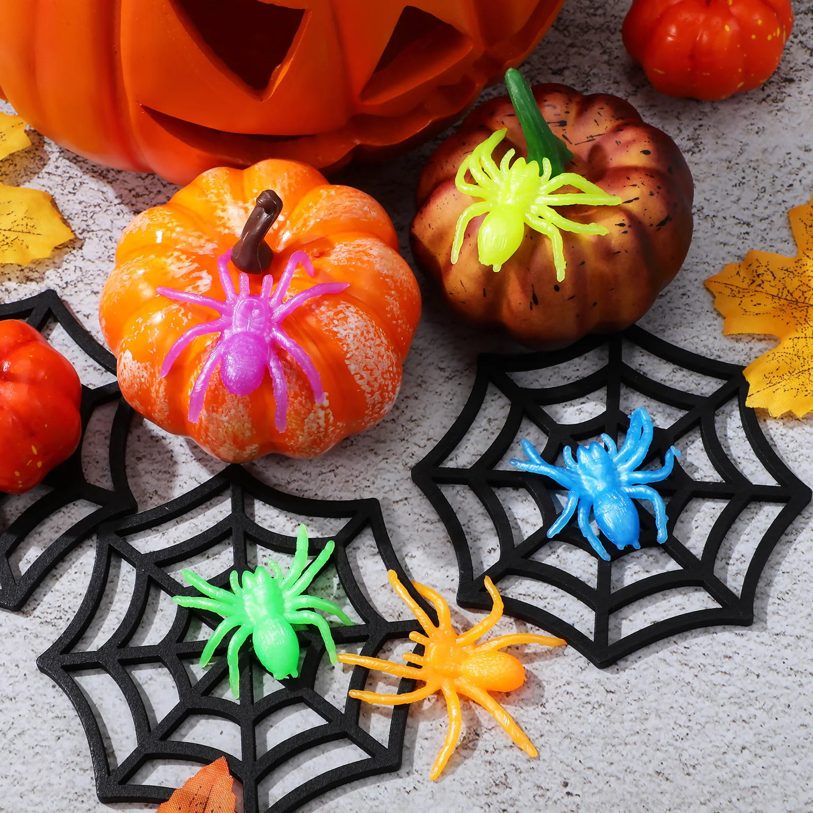 48個 ハロウィンデコレーション ミニ伸縮性スパイダー いたずら 子供向けパーティーの記念品 グッディバッグフィラー スパイダーいたずらデコレーション