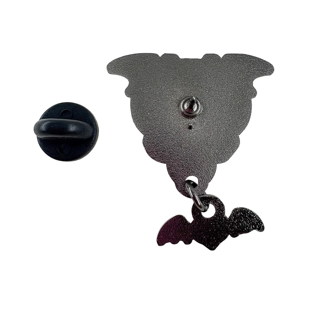 Monster-Animationsfilme Emaille-Pin Cartoon Schwarze Fledermaus Liebesschädel Rosa Schleife Broschen Vampir Reversnadel Anhänger Schmuck Geschenke – Detail 7