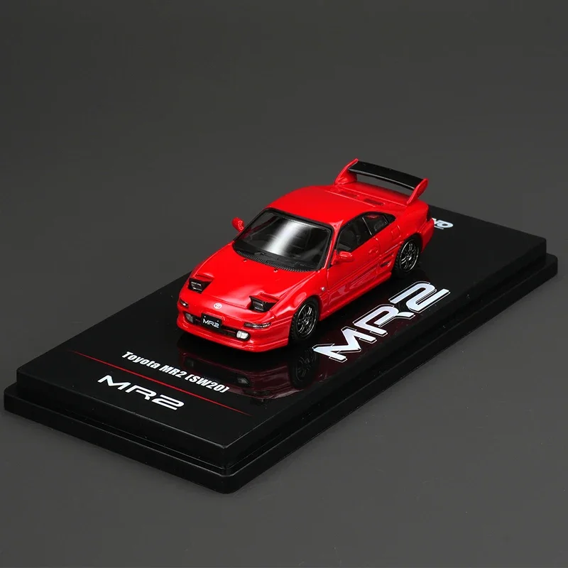 โมเดลรถยนต์ TOYOTA SW20 MR2 สีแดง ขนาด 1:64 พร้อมไฟหน้าแบบใช้งานได้ ของเล่นสะสมแบบจำลอง ยี่ห้อ INNO IN STOCK
