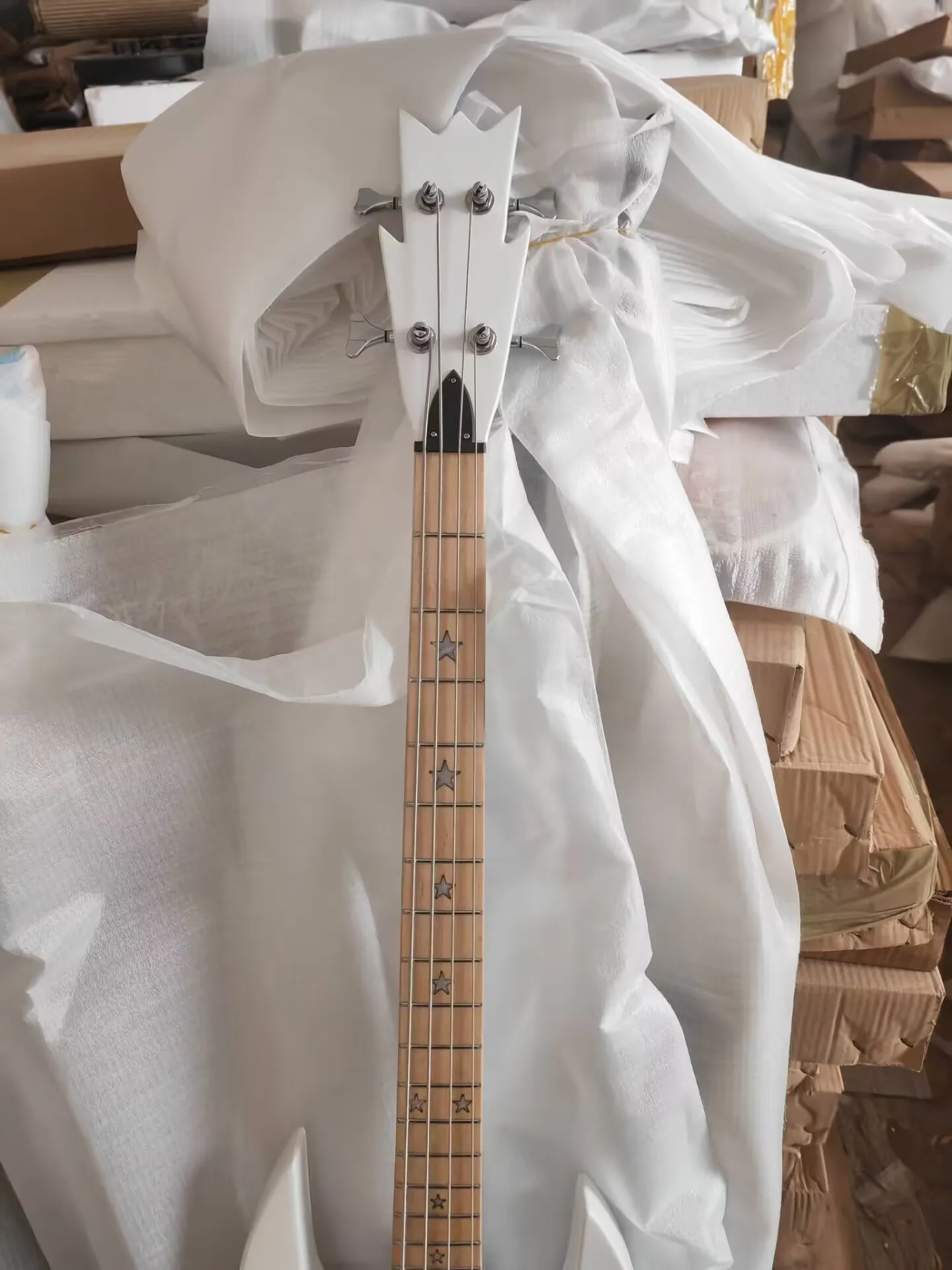 Custom White 4 String Electric Bass Guitar Set Neck Body 24 Frets 5 Piece Pickups Maple Star Inlays Fretboard China Bass