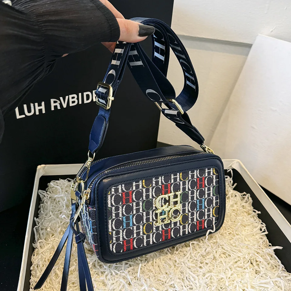 

2026 Trendy Mini Bag, Women's Fashion Small Shoulder Crossbody Bag, Modern & Stylish Handheld Purse for Urban Lifestyle