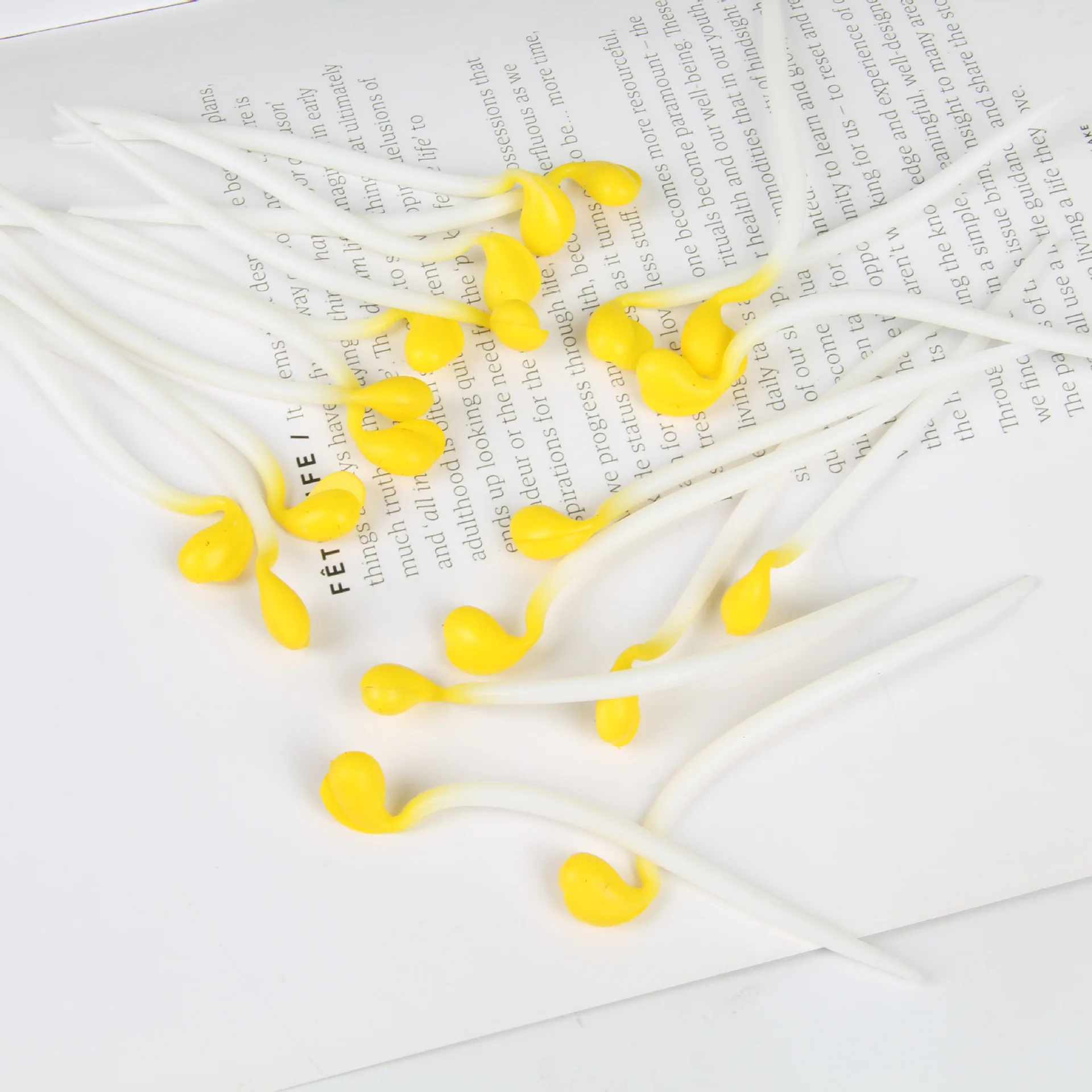 10Pcs Simulation Vegetable Bean Sprouts Elastic TPR Squeeze Stretch Toys For Children Adults Stress Relief Vent Toy Fidget