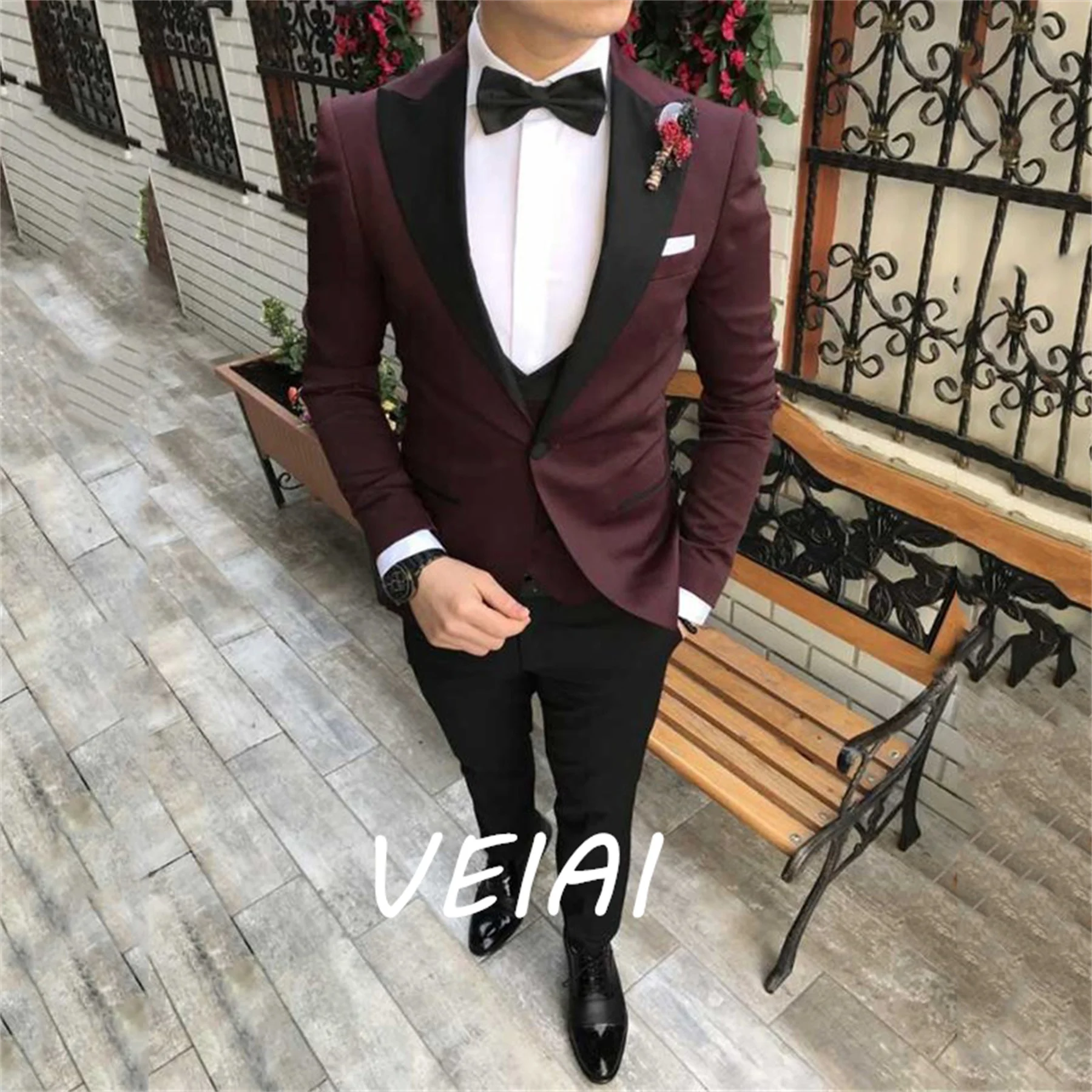 

Burgundy Casual Men's Suit Slim Fit Peak Lapel Prom Tuxedos Business 3 Pieces Set for Wedding Grooms(Blazer+Vest+Pants)