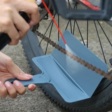 

Ящик для инструментов для хранения масла для велосипедной цепи мотоцикла, масло для чистки велосипедной цепи, брызгозащищенный инструмент, широко используемый инструмент для защиты от брызг масла для цепи