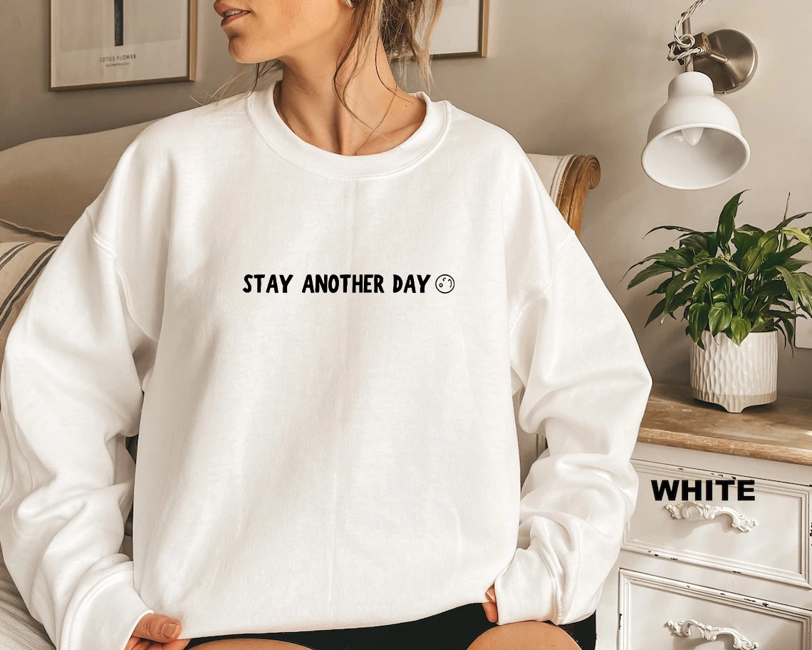 STAY ANOTHER DAY เสื้อกันหนาวผู้หญิงนุ่มสบายๆหลวม VINTAGE หญิง Hoodies 2024 ฤดูหนาว WARM ขนแกะนักเรียน