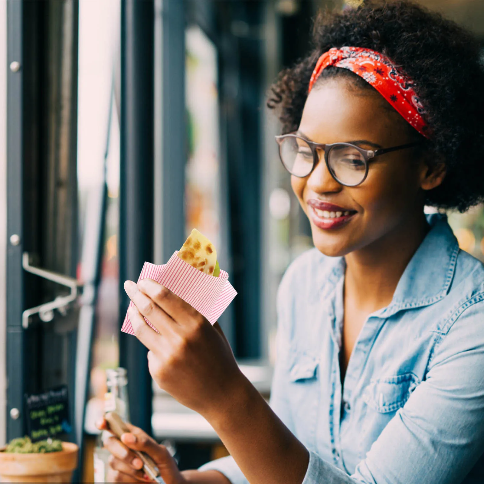 100 قطعة من أوراق الورق المقاومة للدهون، ورق تغليف الساندويتش للخبز ورقائق الدجاج المقلي، أغلفة الطعام