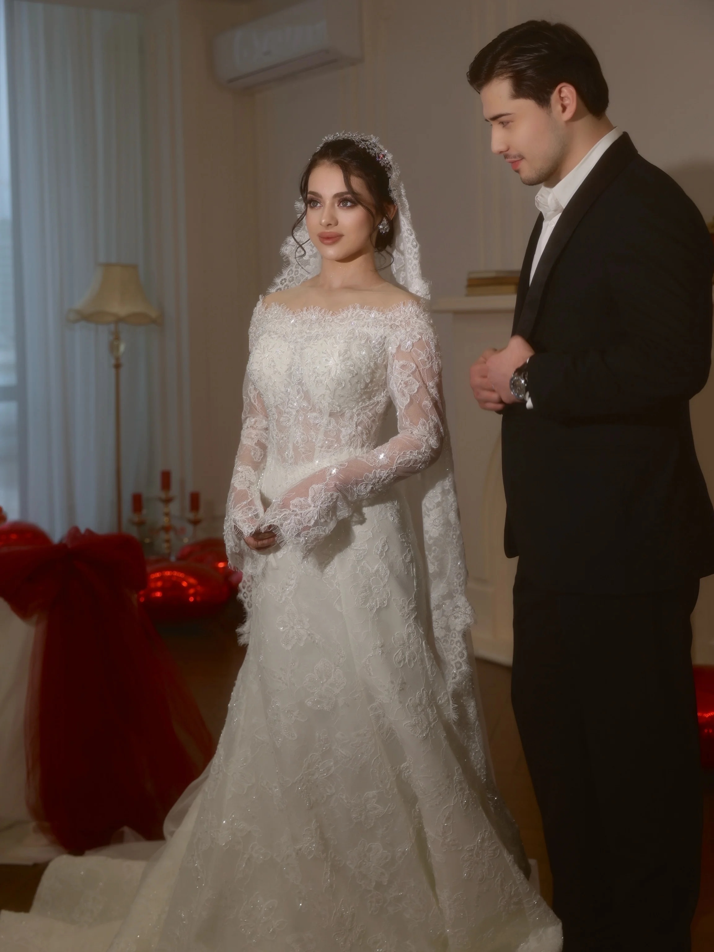 

Sexy Off Shoulder Long Sleeved Lace Mermaid Wedding Dress Lace Bead Decoration Luxurious Bridal Gown Vestido De Noiva Customized