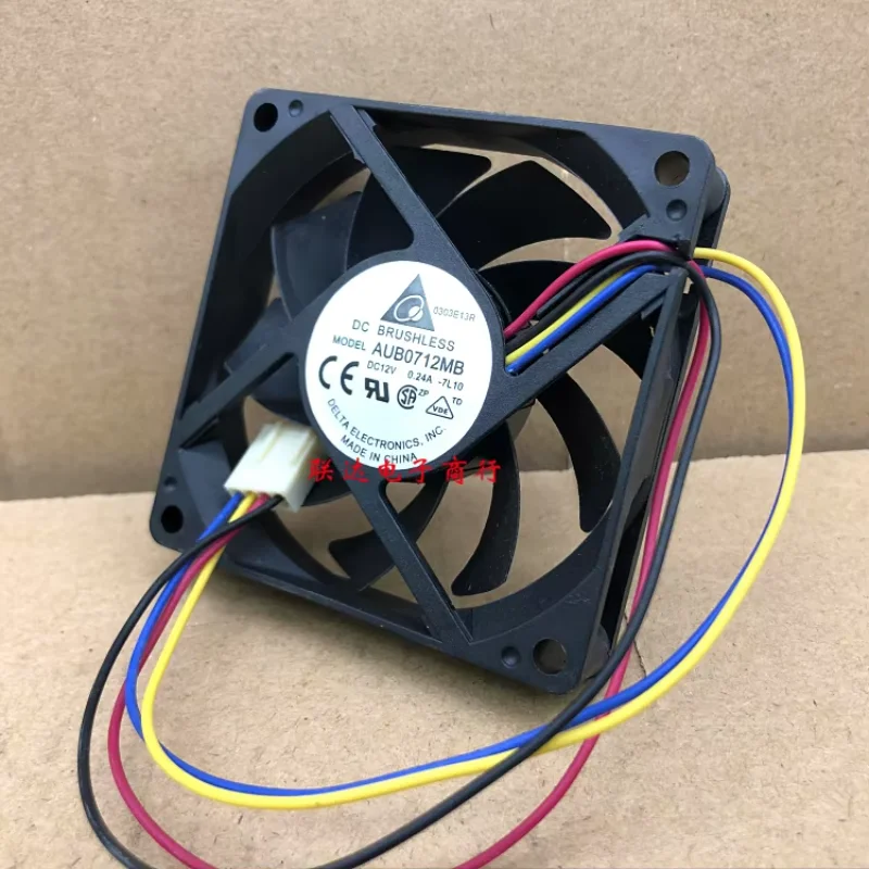 Delta Electronics AUB0712MB 7L10 Ventola di raffreddamento per server CC 12 V 0,24 A 70x70x15 mm a 4 fili