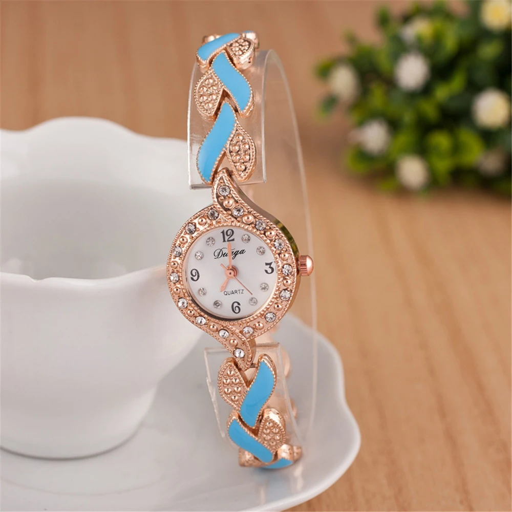 6PCS Women\'s Light Luxury Trendy Versatile Diamond Inlaid Dial Heart shaped Steel Belt Watch Bracelet Watch