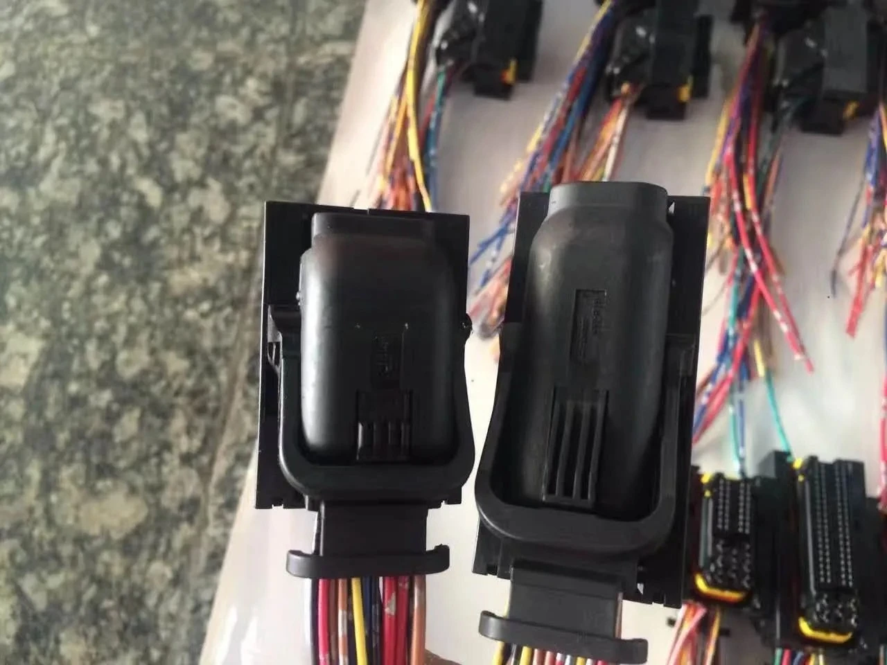 PC200-8 PC220-8 PC300-8 PC350-8 Excavator Parts 7835-46-3003 7835-46-1009 Hydraulic Pump Controller Connector Plug Socket