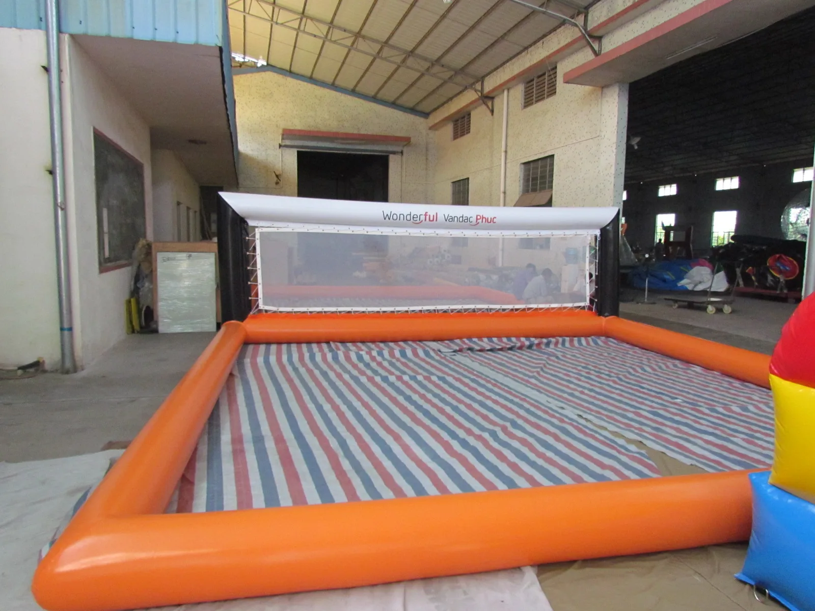 2026Patio inflable del voleibol acuático de la diversión de la playa del verano/campo inflable del voleibol de la playa para Salewoniu