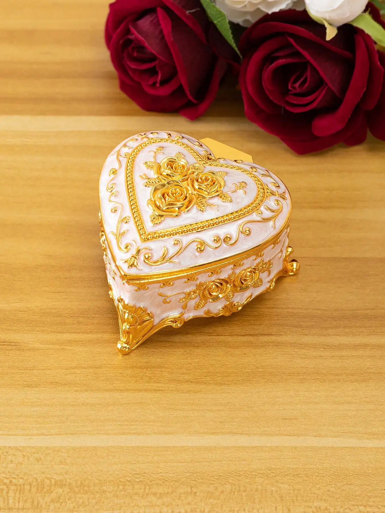 Jewelry StorageMetal Creative European Vintage Jewelry Box Small Gold-plated Hand-painted High-end Rose  Box Cotton Swab Box Val