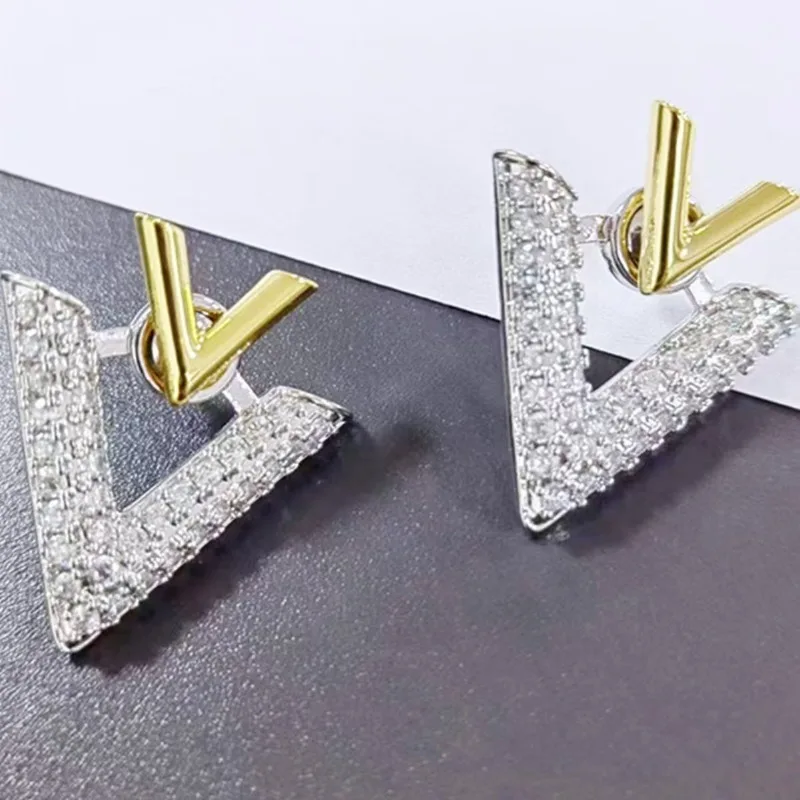 2024 New Korean Gold Color Zircon Letter V Stud Earrings For Women Elegant Crystal Triangle Geometric Earrings Jewelry