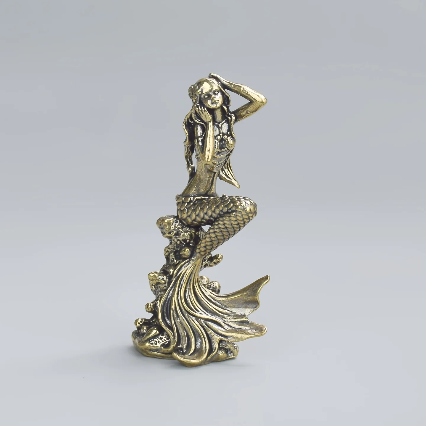 Solid Brass Mermaid Statue,Handcrafted Metal Collectible with Graceful Hair and Tail,Exquisite Scale Design,Ideal for Home Decor