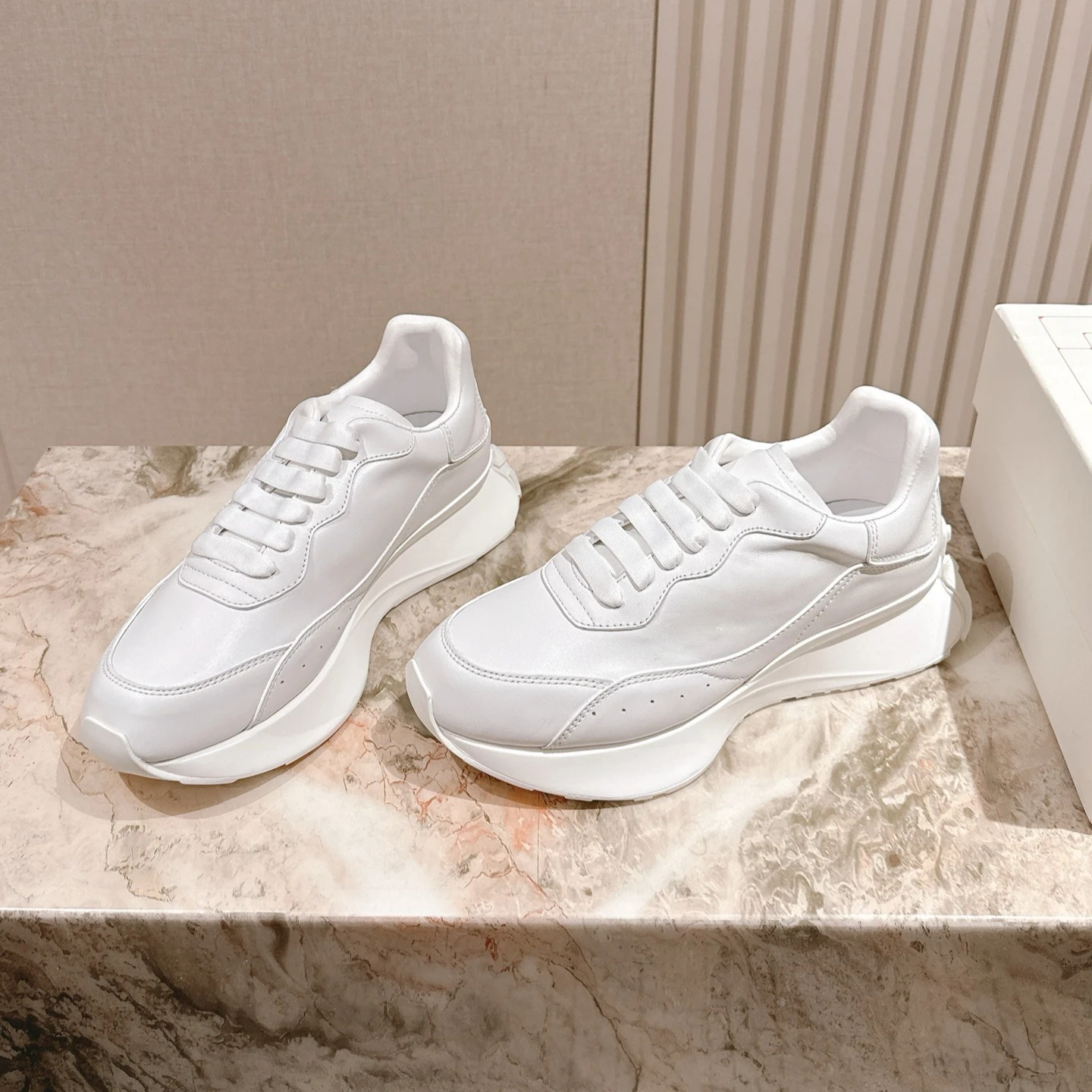 Luxury Retro Color-blocked Casual Sneakers Leather Platform White Sneakers Everyday Wear Outdoor Running Shoes, Couple Style