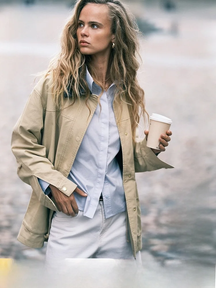 

Женская короткая куртка H&M в стиле барн, летняя, с воротником-пэчворк, в рабочем стиле, с утяжкой на талии, 1294316, простой крой, свободный крой, хлопок