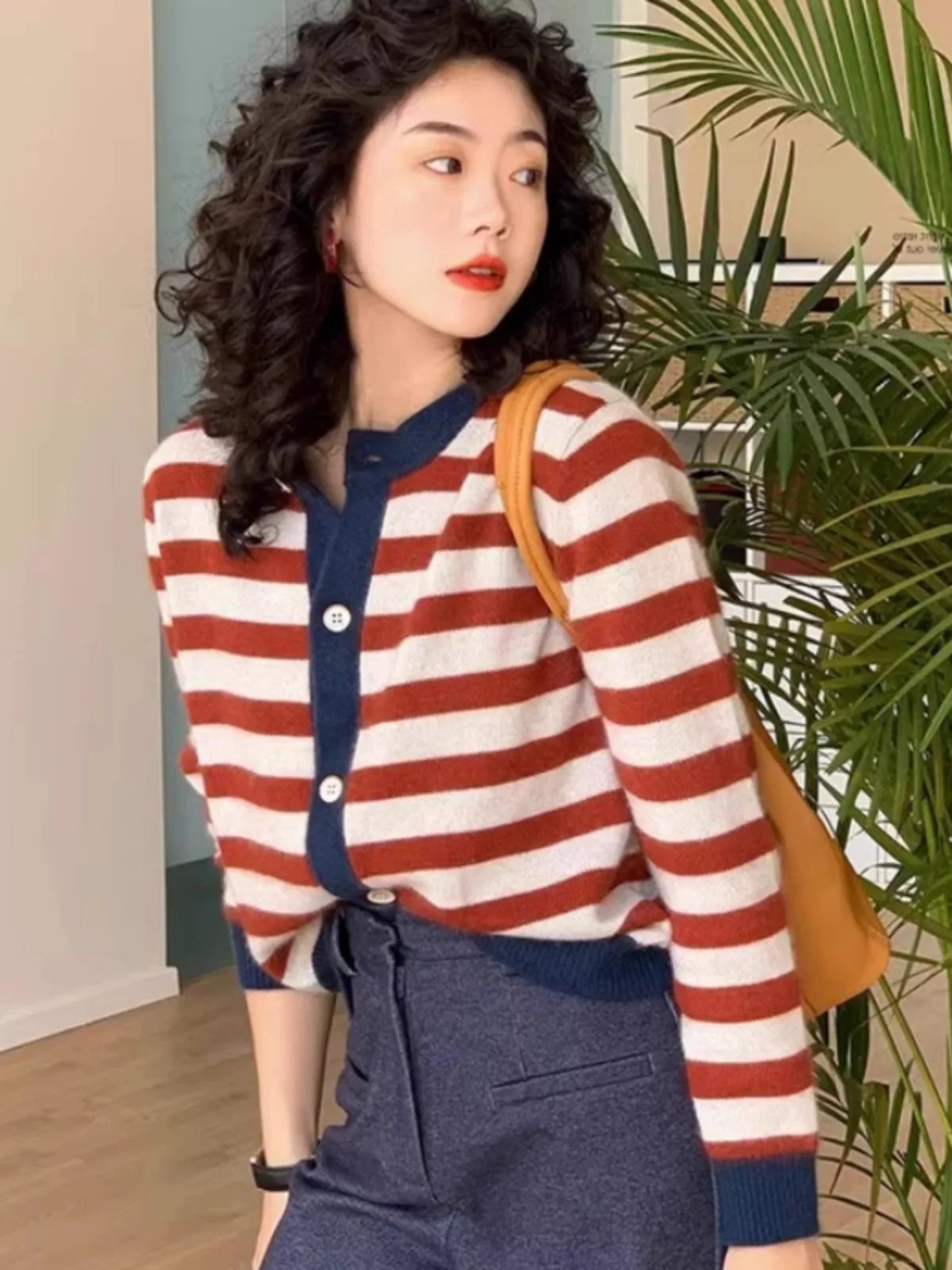 Fashion color matching stripes pure cashmere knitted cardigan women\'s crewneck sweater autumn and winter loose wool coat top