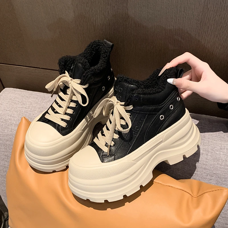 النساء أحذية الثلوج جديد الشتاء عالية أعلى أفخم الأحذية القطنية الدافئة 7 سنتيمتر سميكة وحيد المضادة للانزلاق في الهواء الطلق حذاء من الجلد مكتنزة حذاء رياضة من الجلد