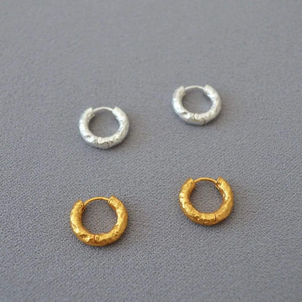 New Classic Basic Style Elegant Simple Textured Brass Hoop Gold-plated Hammered Effect Surface Small Circle Earrings for Women
