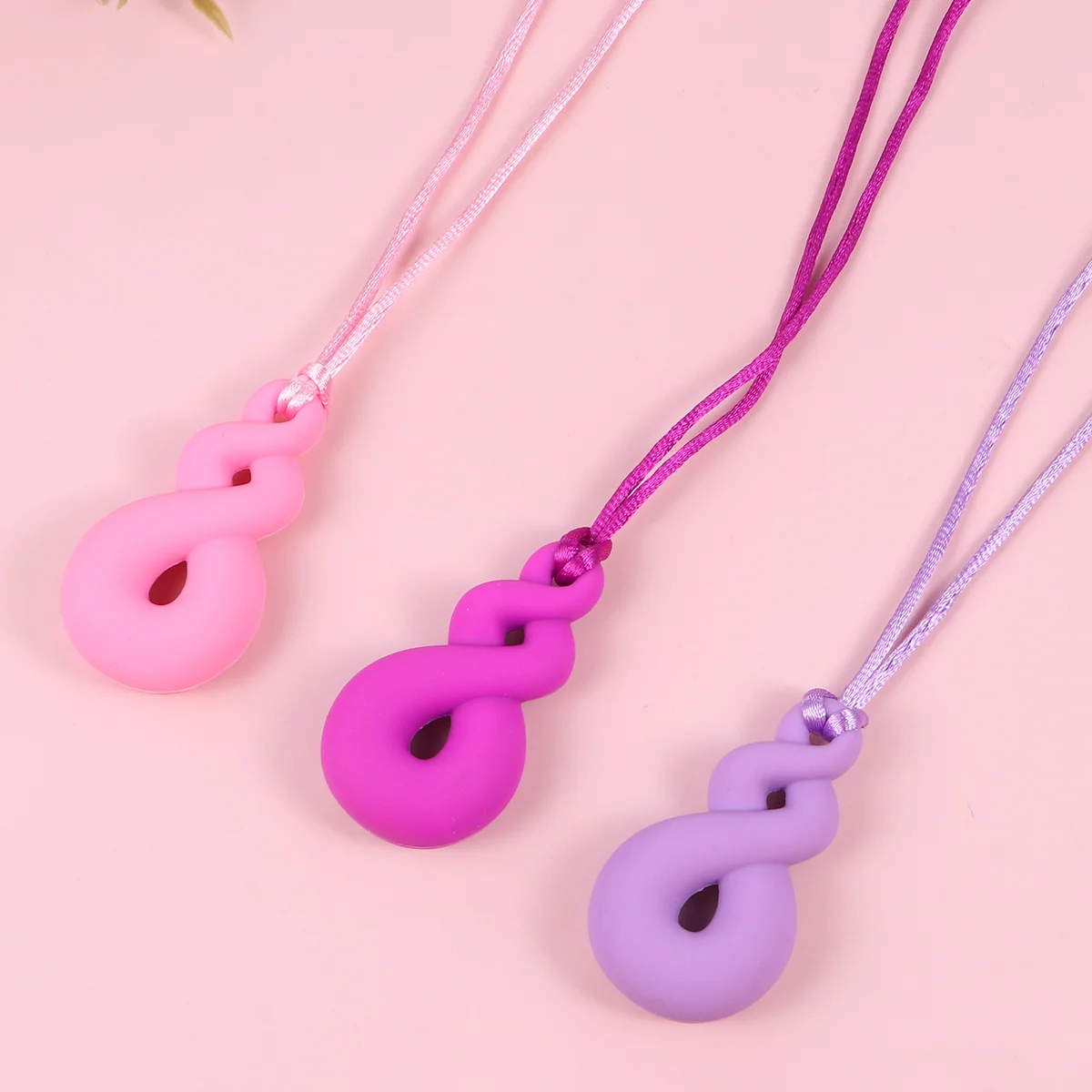 

3pcs Children Teething Necklace Silicone Chewable Baby For Soothing Pain Ideal New Mom Gift Dental Pacifier Chewing Pendant