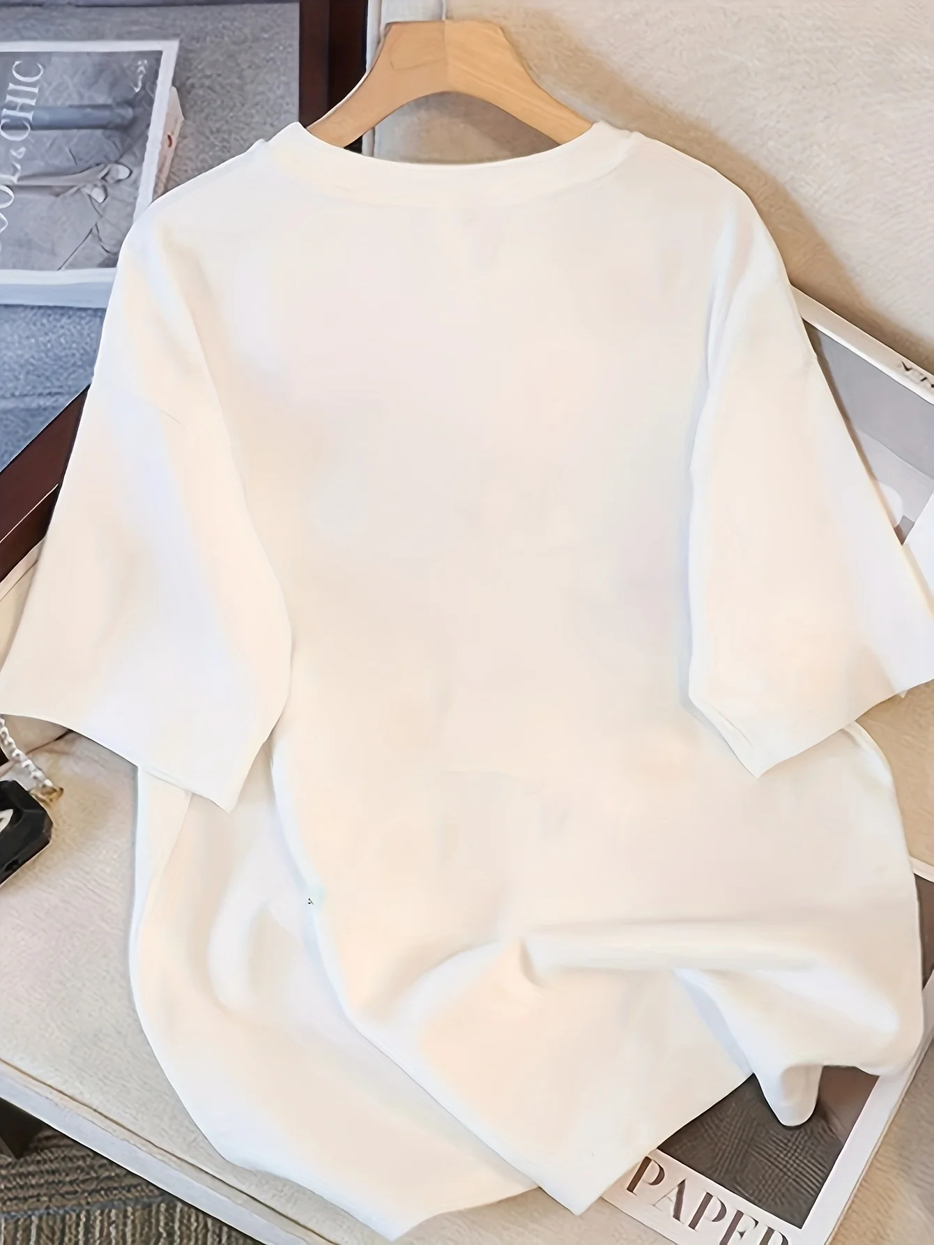 Cool Girl Cartoon Pattern Printed Fashionable T-shirt Casual Round Neck Casual Comfortable Elegant Chic Home Wear